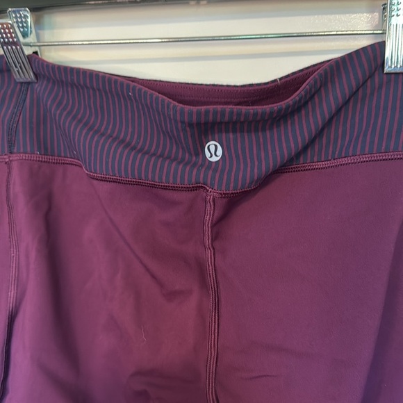 Lululemon Journey Crop Leggings Plum / Hyper Stripe Plum (4) - Picture 9 of 12